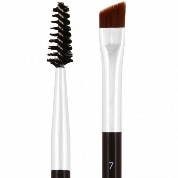 MAKEUP BRUSH فرشاة
